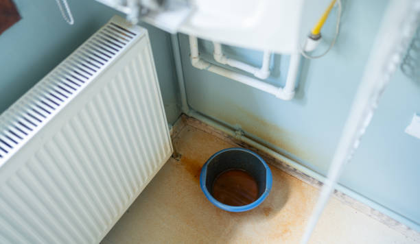 Best Commercial water damage restoration  in Garnet, CA